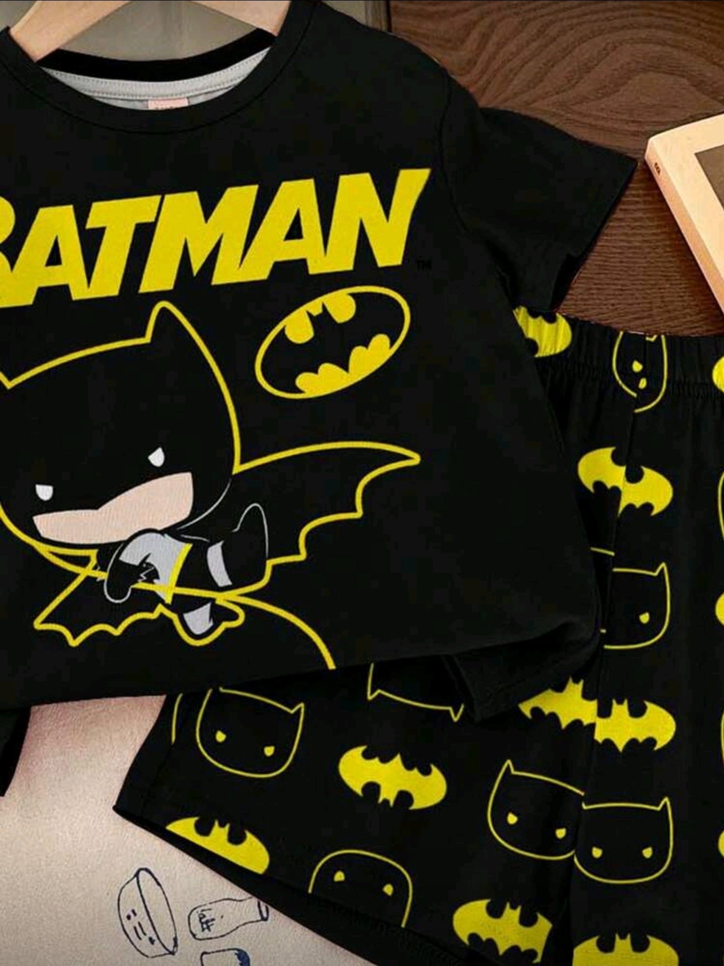 BATMAN X SHEIN Baby Boy Casual Cute Cartoon Pattern Round Neck Short Sleeve T-Shirt And Shorts Set