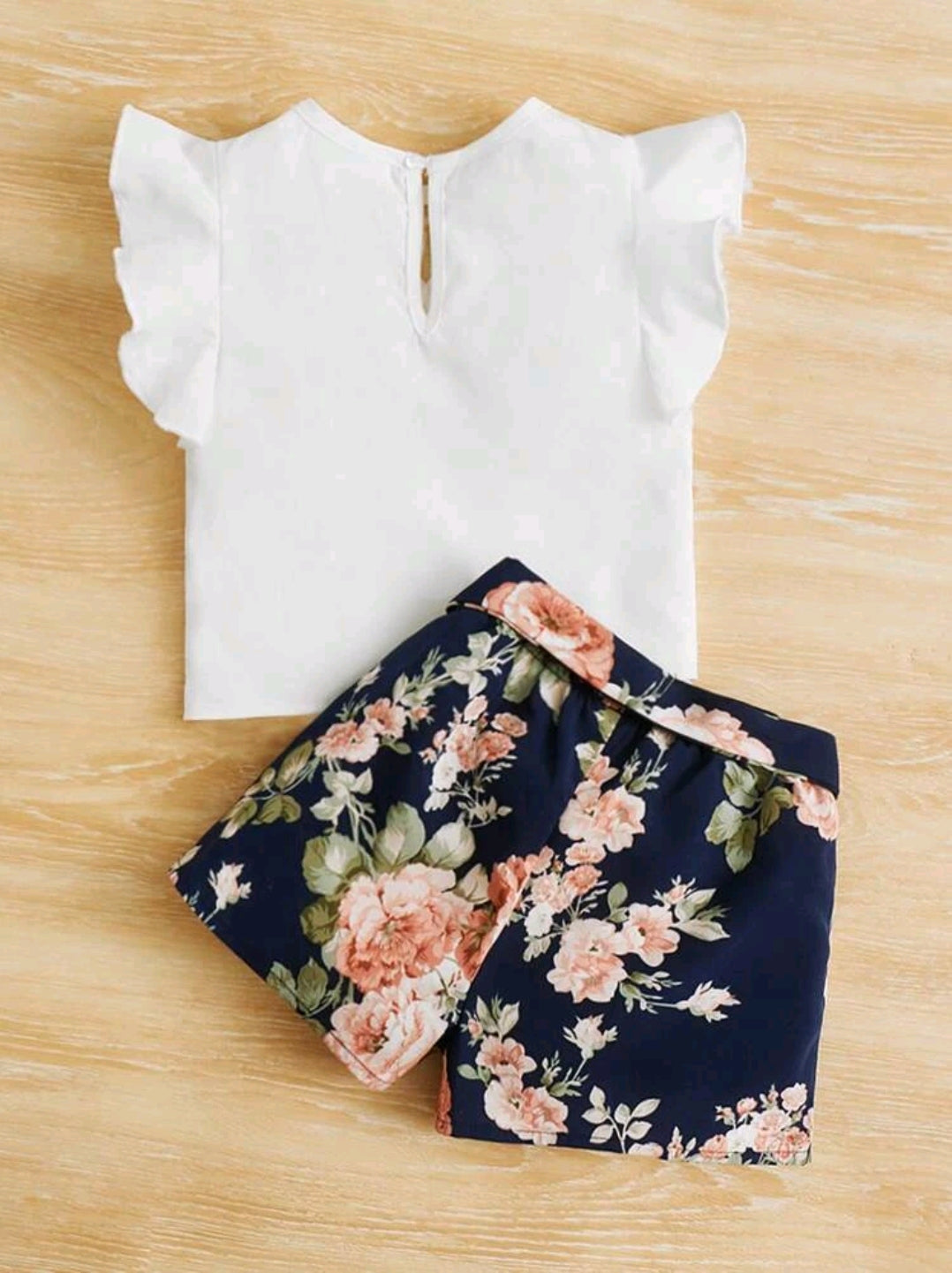 SHEIN Baby Girl Ruffle Trim Keyhole Neckline Top & Floral Print Belted Shorts -(size 2-3Y)