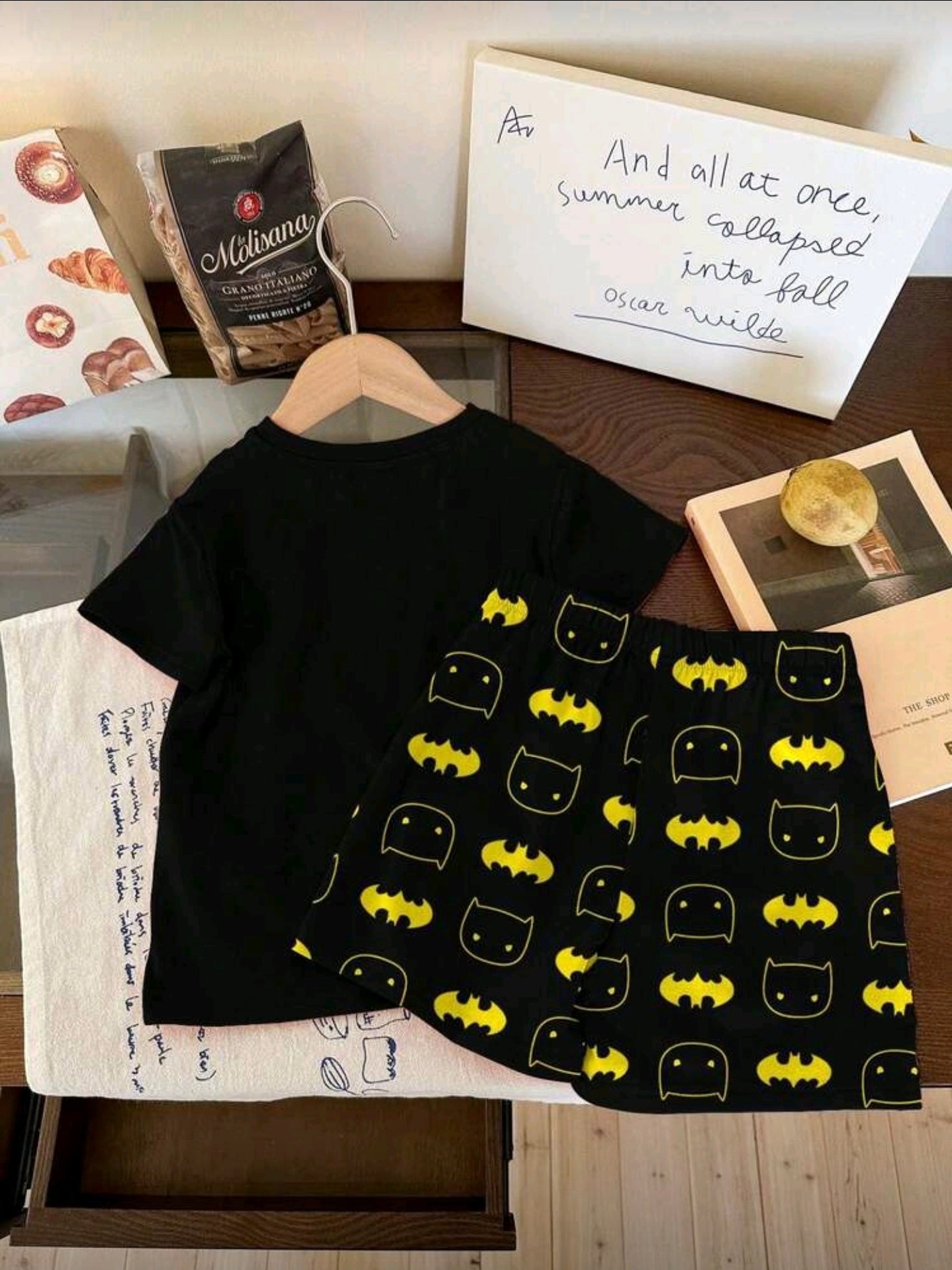 BATMAN X SHEIN Baby Boy Casual Cute Cartoon Pattern Round Neck Short Sleeve T-Shirt And Shorts Set