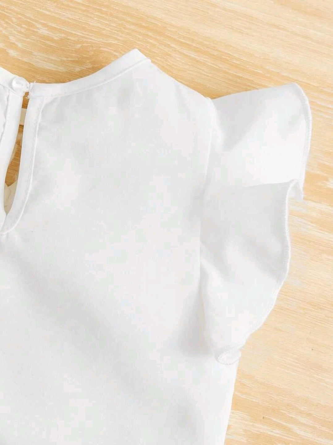 SHEIN Baby Girl Ruffle Trim Keyhole Neckline Top & Floral Print Belted Shorts -(size 2-3Y)