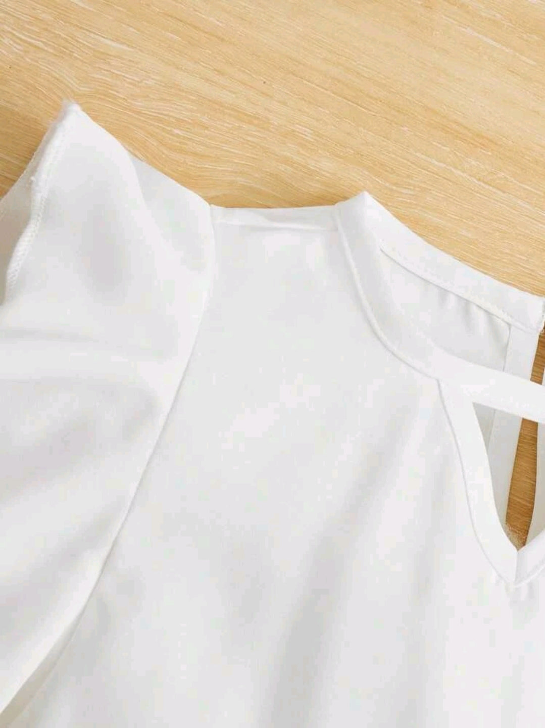 SHEIN Baby Girl Ruffle Trim Keyhole Neckline Top & Floral Print Belted Shorts -(size 2-3Y)