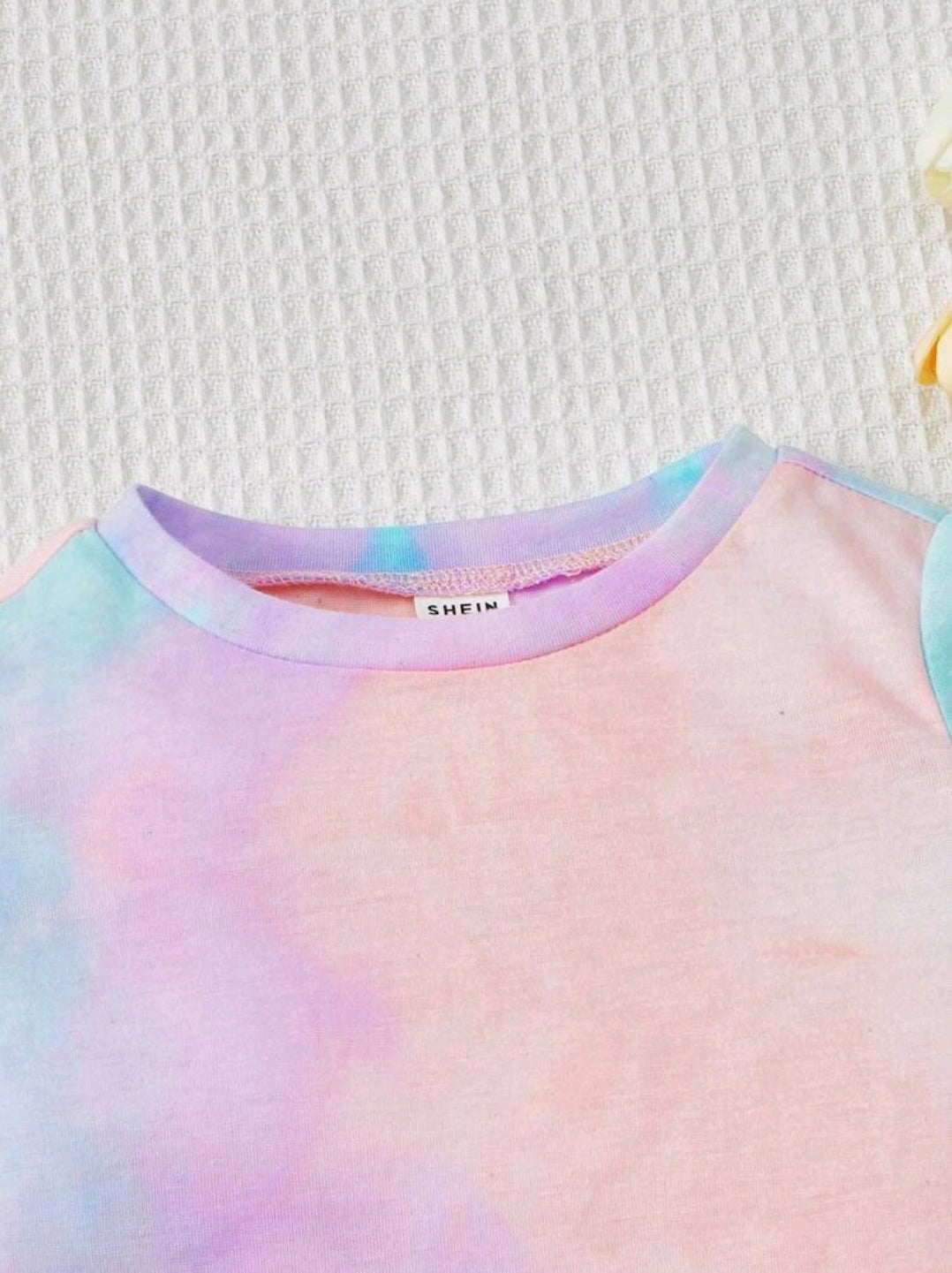 SHEIN Baby Girl 2pcs/Set Tie-Dye Round Neck Short-Sleeved T-Shirt Elastic Waist Butterfly-Knotted Shorts Casual Summer Outfit -(size 18-24M)