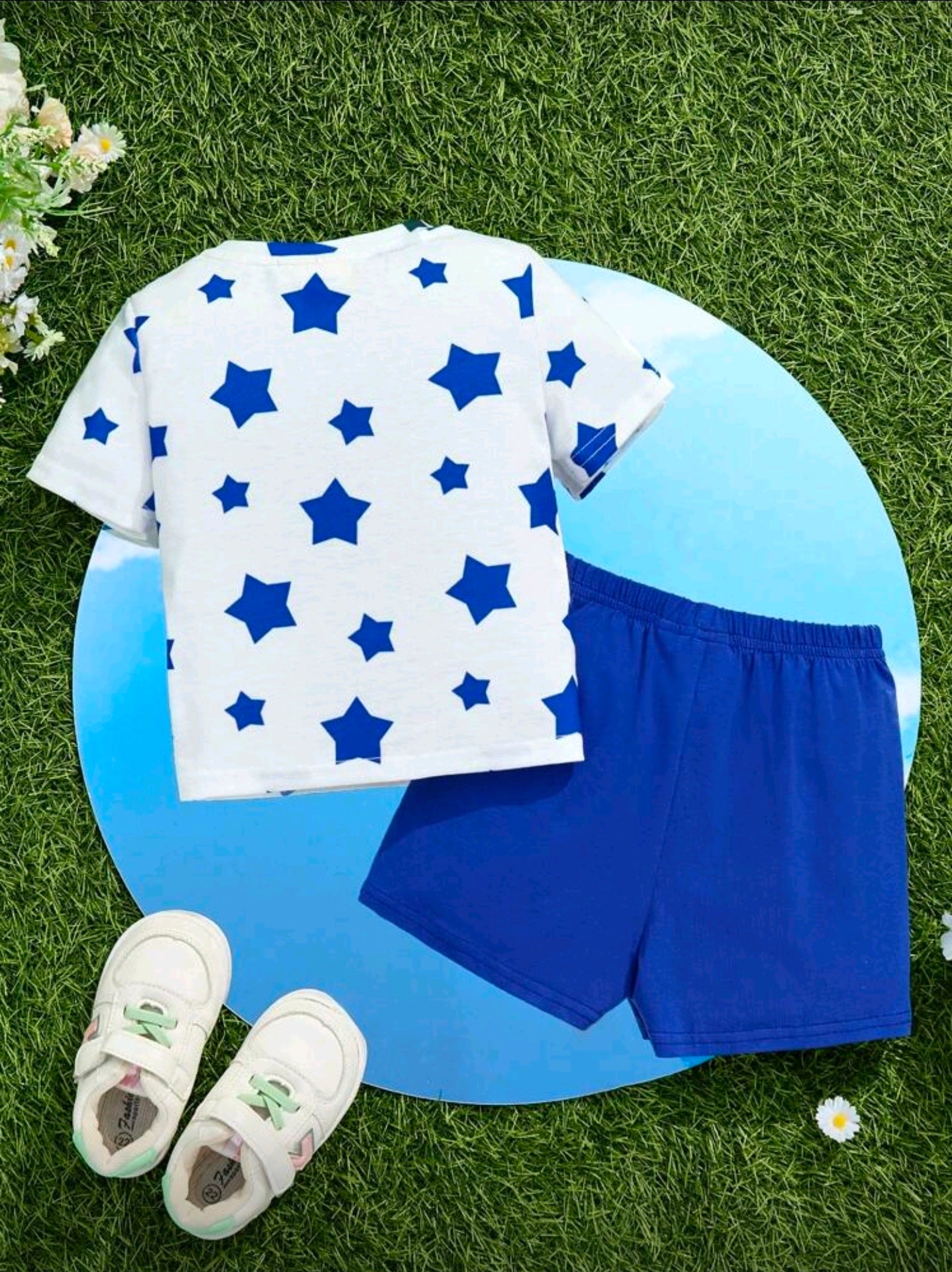 Teletubbies X SHEIN 2pcs Baby Boy Cartoon & Star Print Contrast Color Short Sleeve T-Shirt & Shorts Summer Outfits